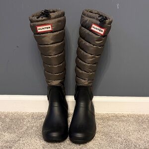 Hunter Women's Black and Brown Quilted Boots